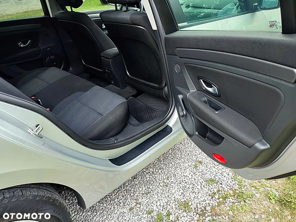 Renault Laguna 1.6 16V 110 Sportway - 20