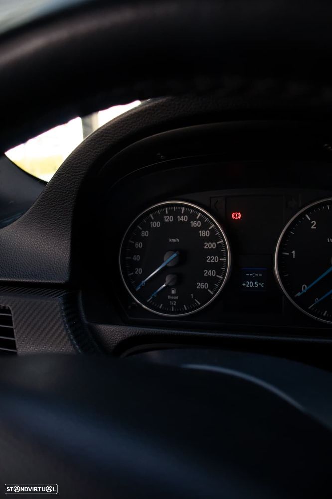 BMW 320 d Cabrio Intense - 17