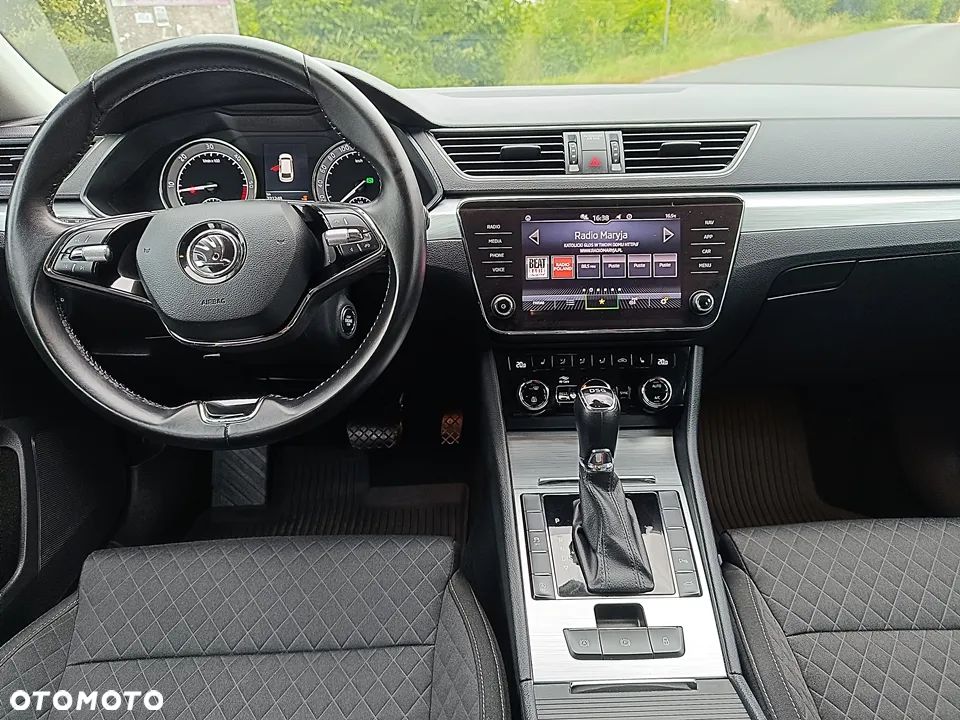 Skoda Superb 2.0 TDI Ambition DSG - 26