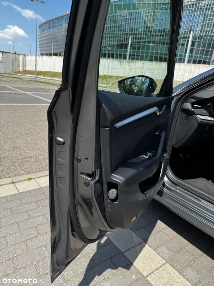 Skoda Octavia 2.0 TDI Selection DSG - 17