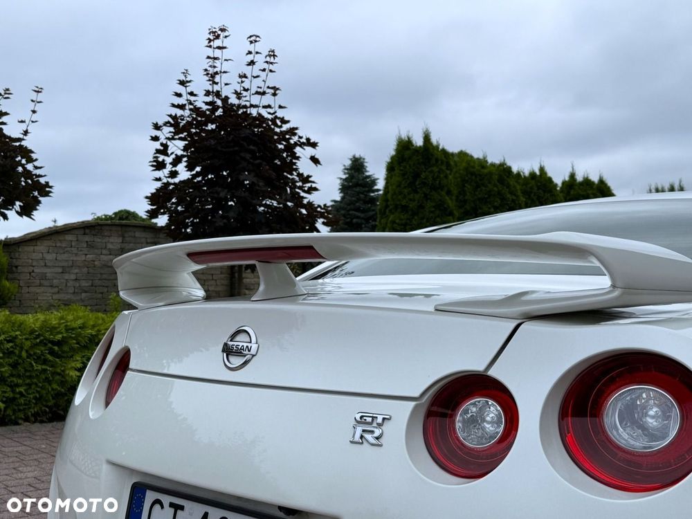 Nissan GT-R - 8