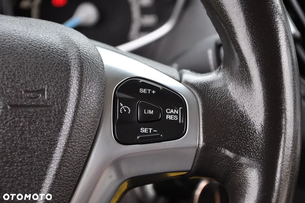 Ford Tourneo Courier 1.5 TDCi Titanium - 34