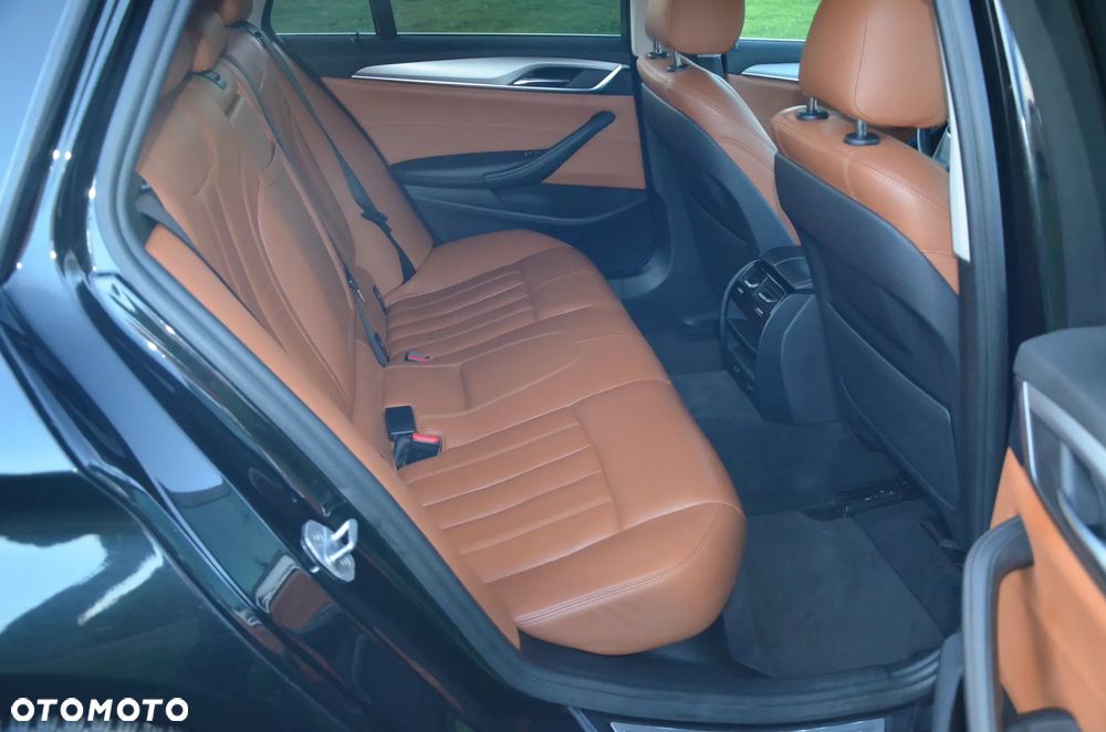 BMW Seria 5 520d Sport Line - 22