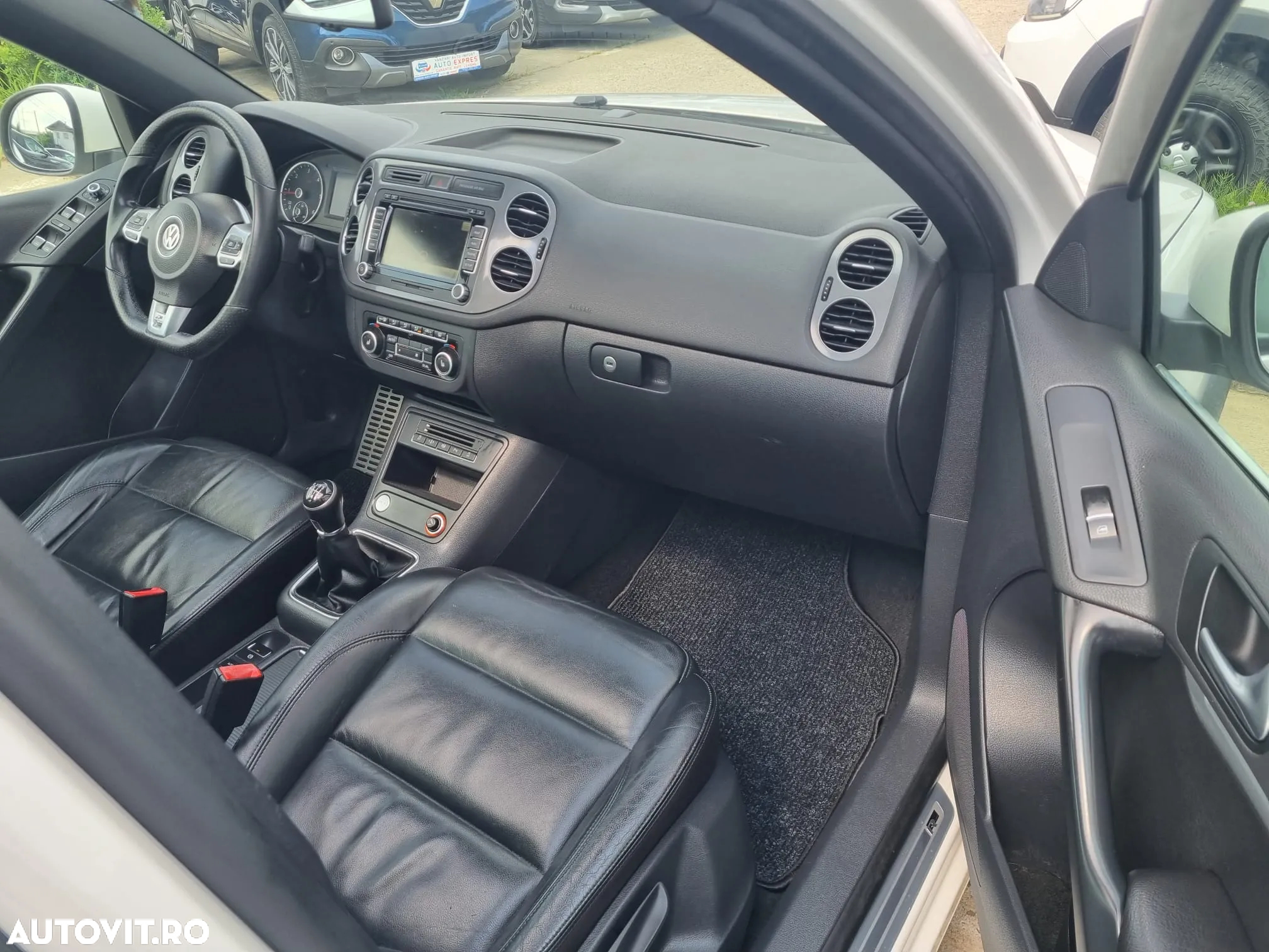 Volkswagen Tiguan 2.0 TDI DPF BlueMotion Technology Exclusive - 18