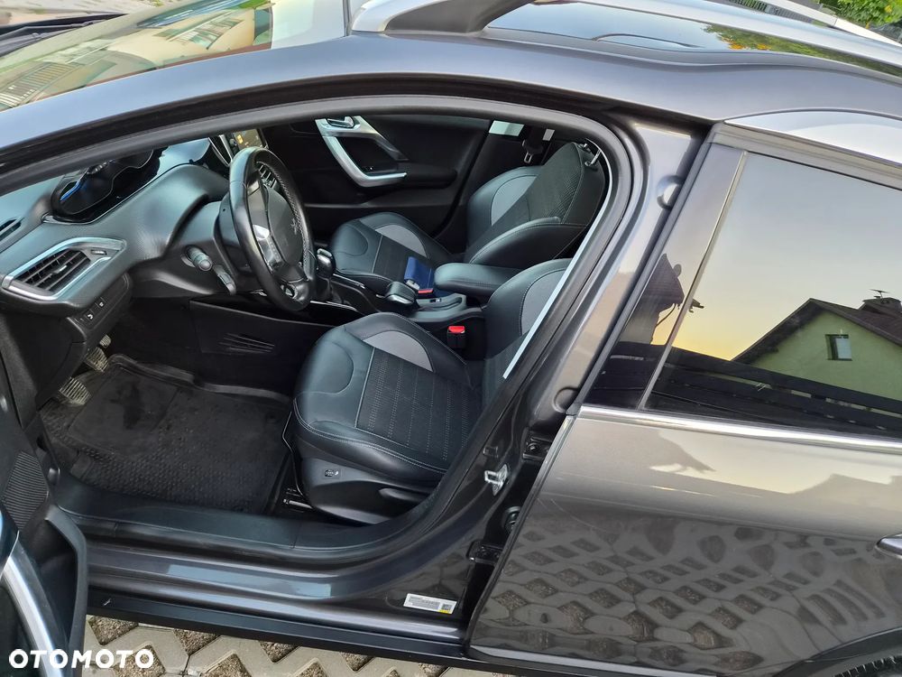Peugeot 2008 BlueHDi 100 STOP & START Allure - 9