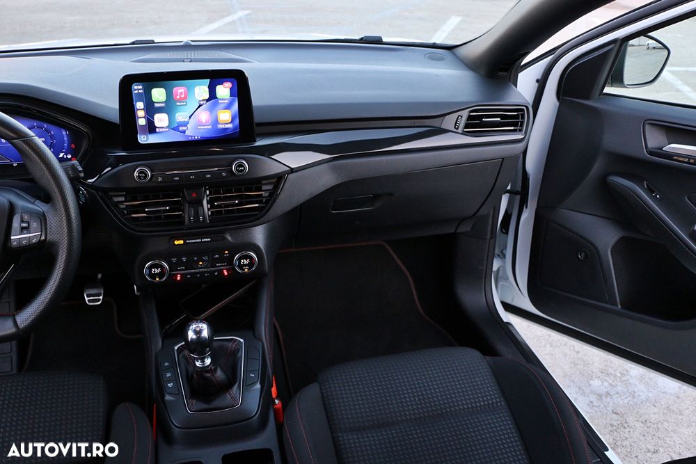 Ford Focus 1.0 EcoBoost Hybrid ST-LINE DESIGN - 23