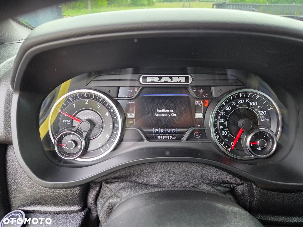 Dodge RAM 5.7 4x4 - 15
