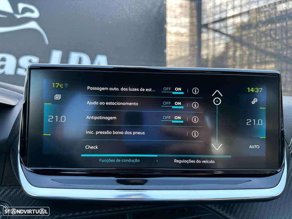 Peugeot e-208 GT+ - 23