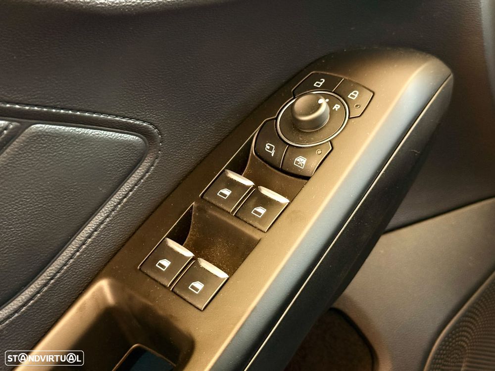 Ford Focus 1.0 EcoBoost MHEV ST-Line X - 11