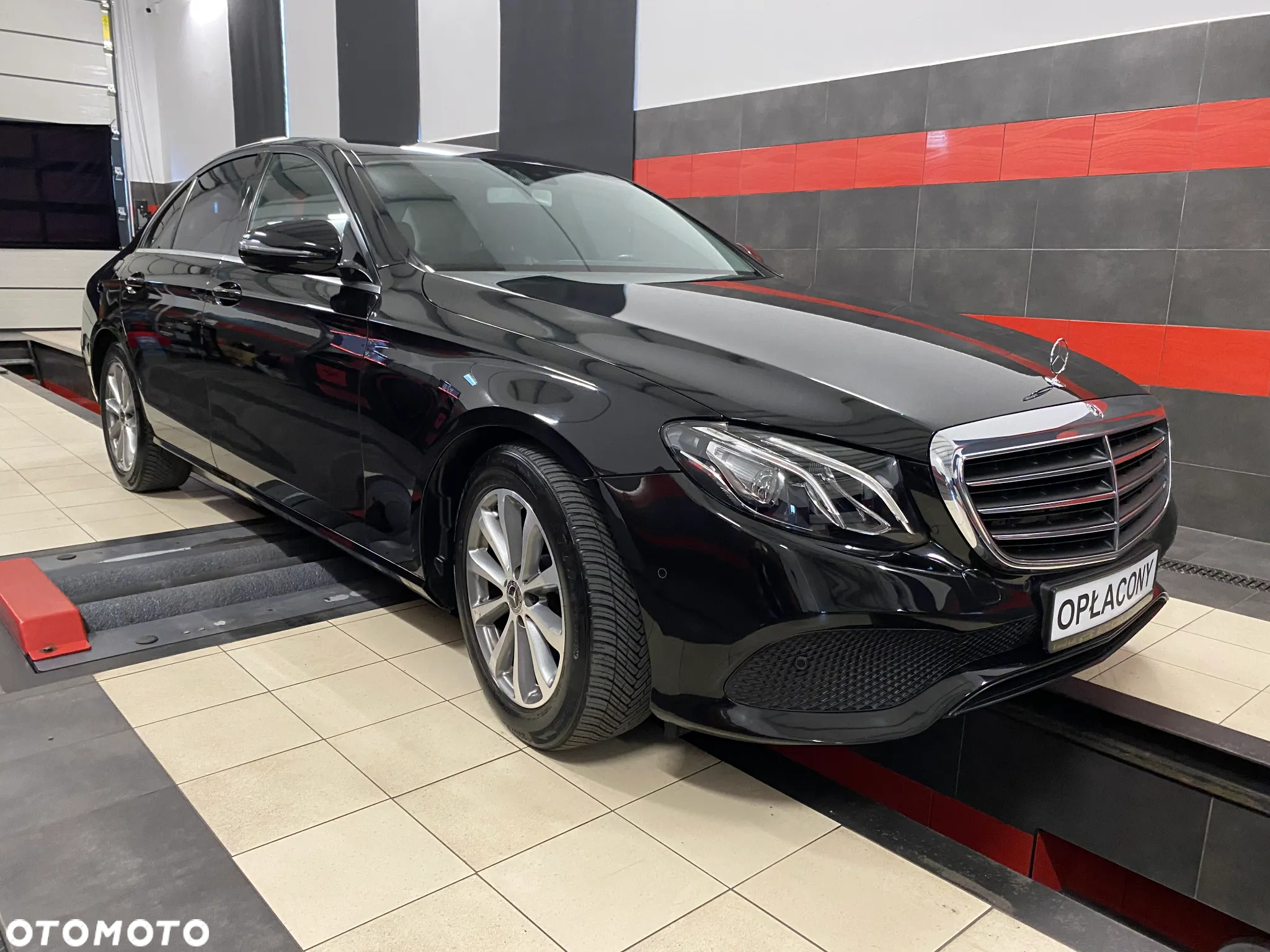 Mercedes-Benz Klasa E 200 d 9G-TRONIC Exclusive - 4