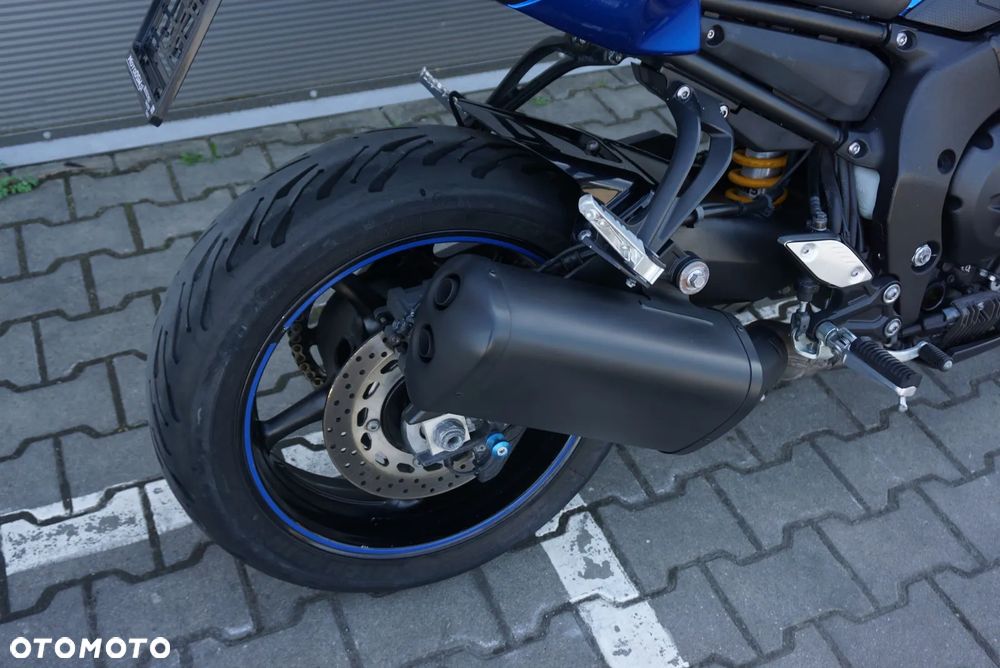 Yamaha FZ8 - 11
