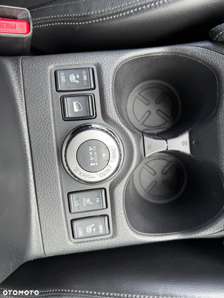 Nissan X-Trail 2.0 dCi Tekna 4WD Xtronic - 17