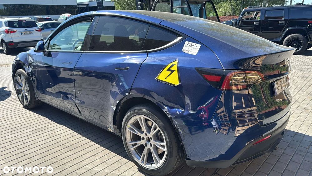 Tesla Model Y RWD - 2