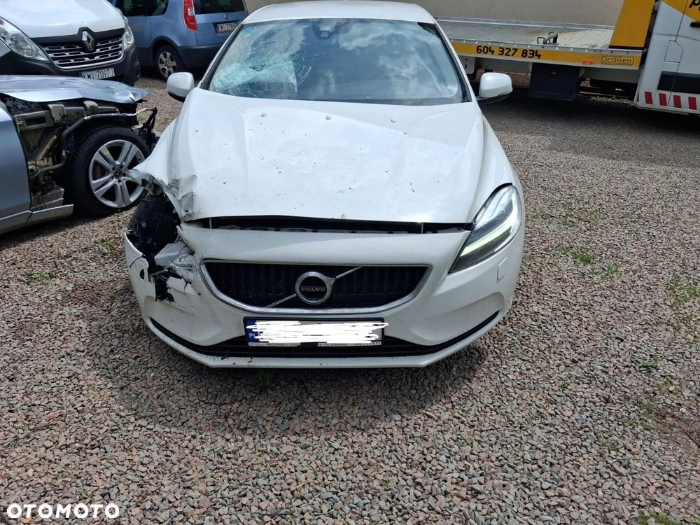 Volvo V40 D3 Drive-E SCR Momentum - 1