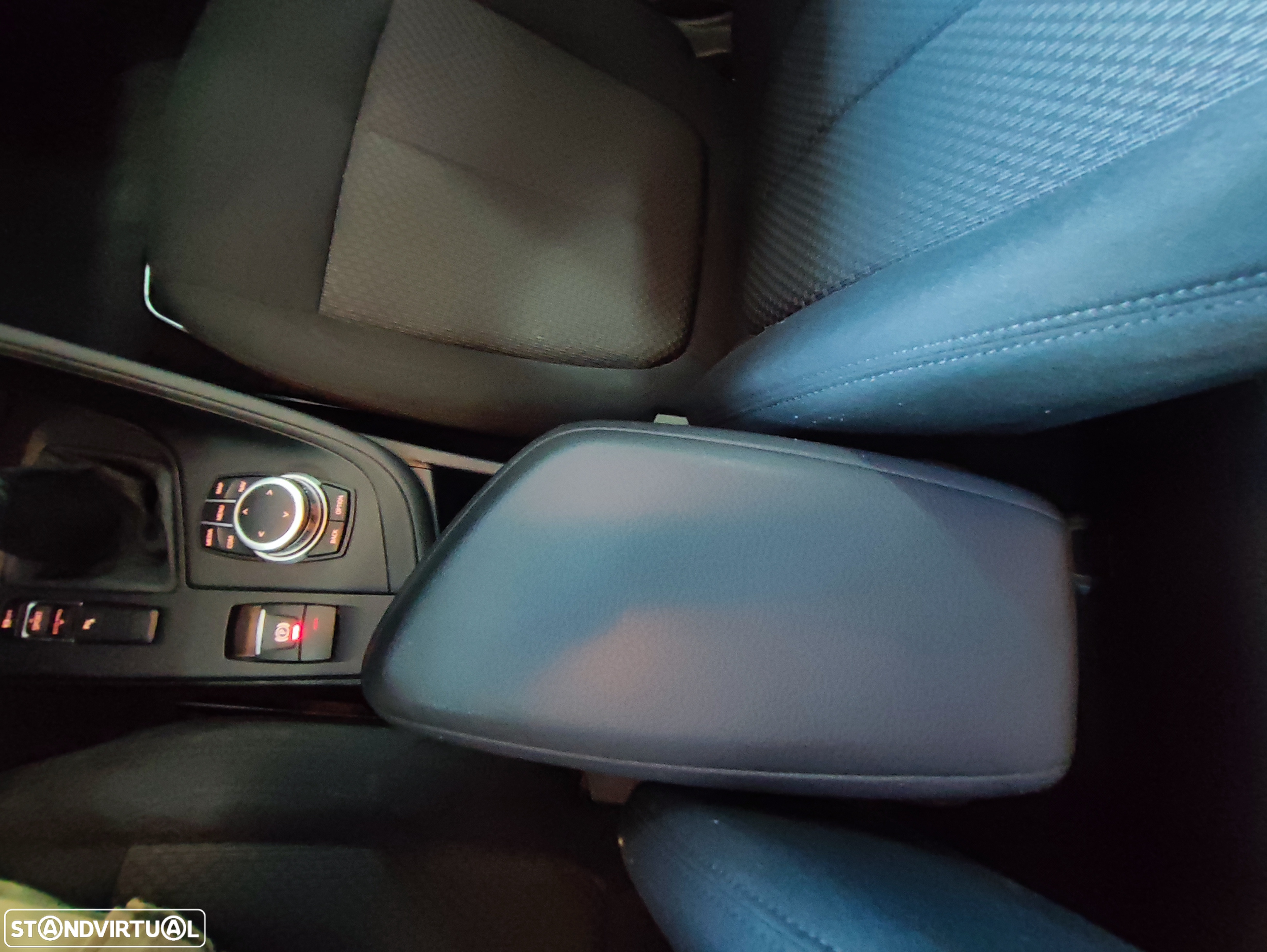 BMW X1 16 d sDrive Advantage - 38