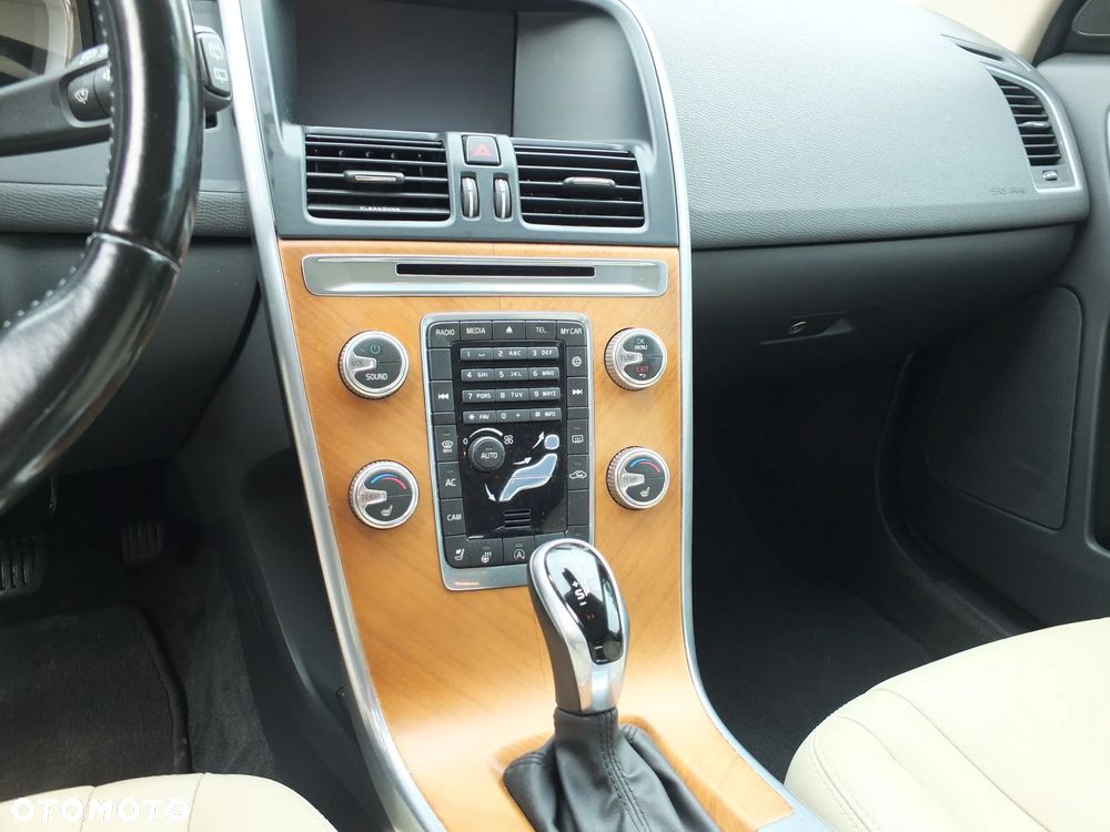 Volvo XC 60 T6 AWD Geartronic Summum - 18
