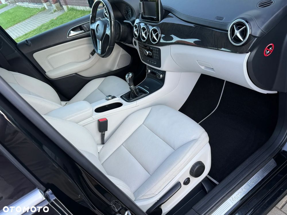 Mercedes-Benz Klasa B 200 CDI (BlueEFFICIENCY) - 22