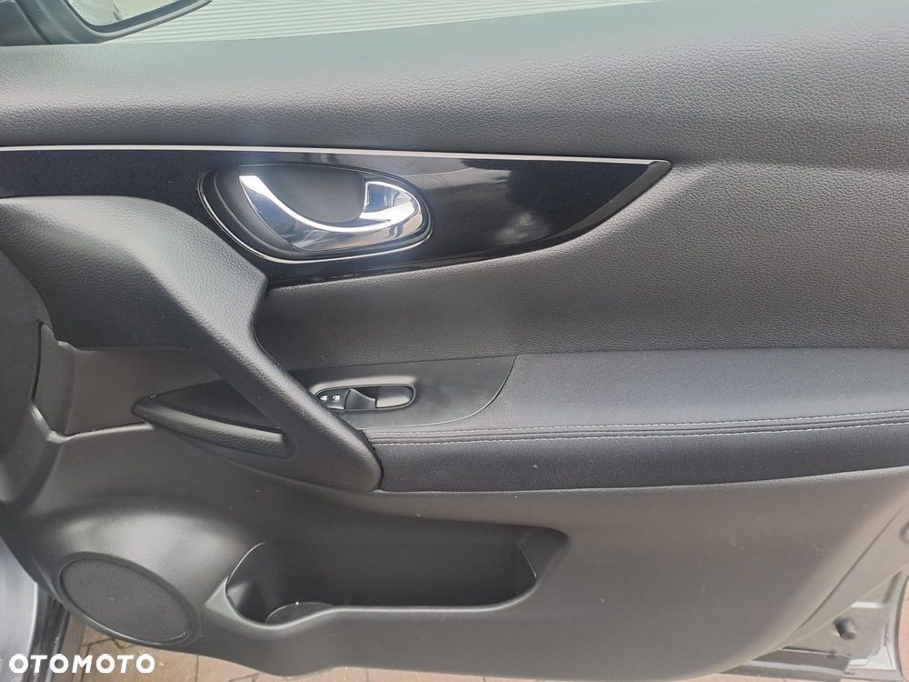Nissan Qashqai 1.6 dCi 4 x 4 DPF tekna - 24