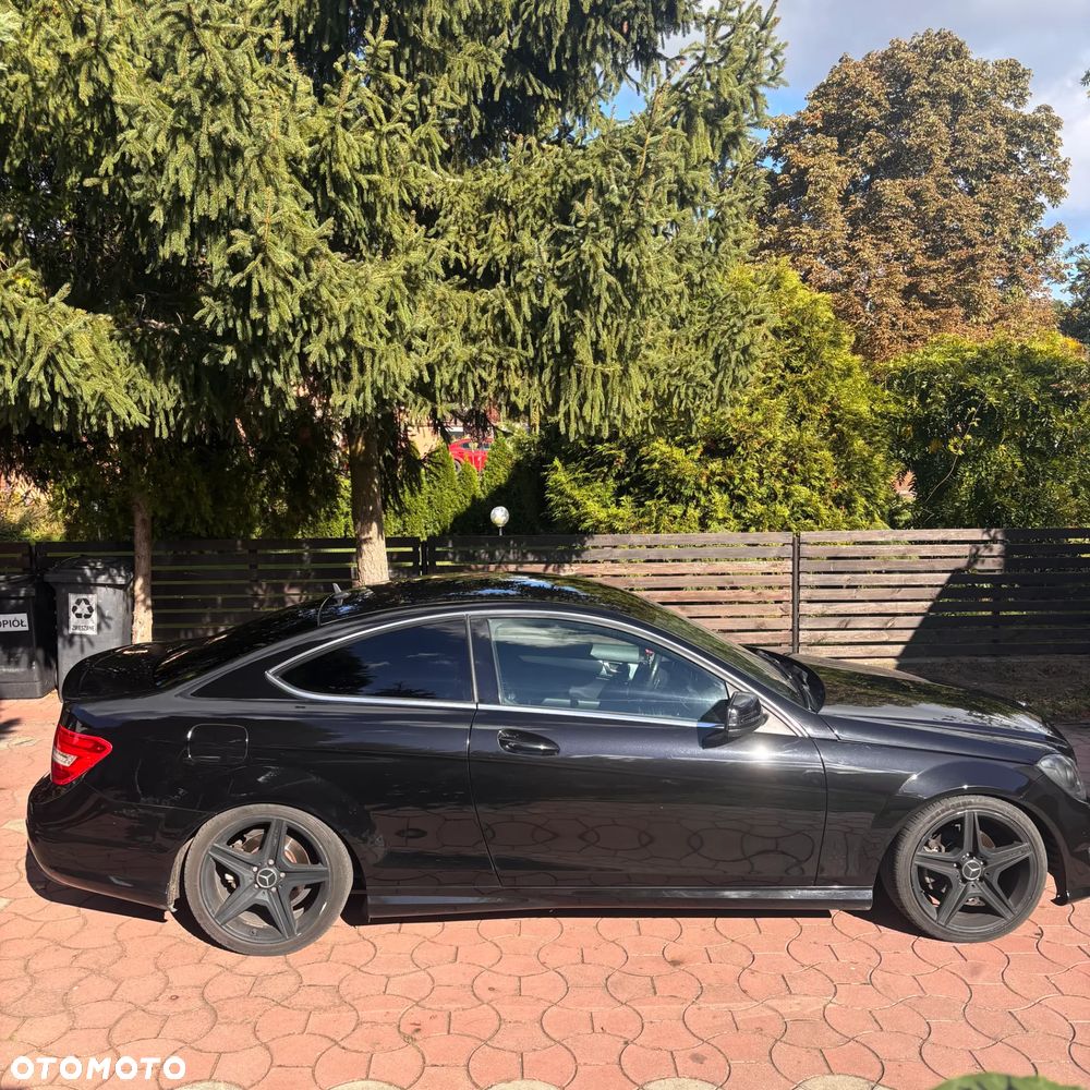 Mercedes-Benz C-Class 2012 photo 2