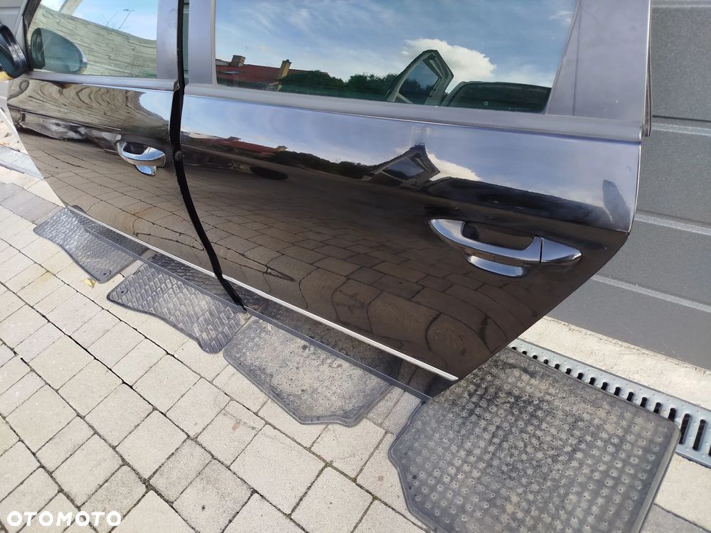 VW Passat B5  FL drzwi prawe tylne LC9Z - 4