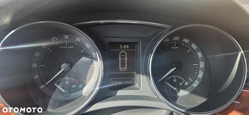 Skoda Superb 2.0 TDI Platinum - 16