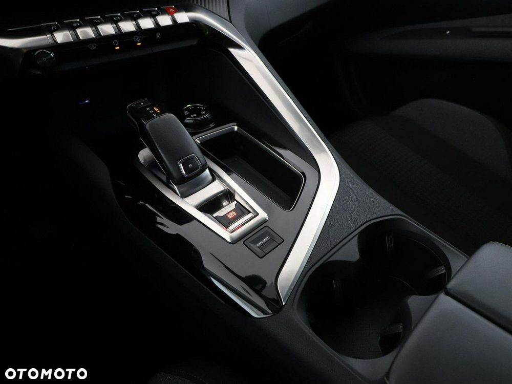 Peugeot 3008 BlueHDi 130 Stop & Start EAT8 Active - 32