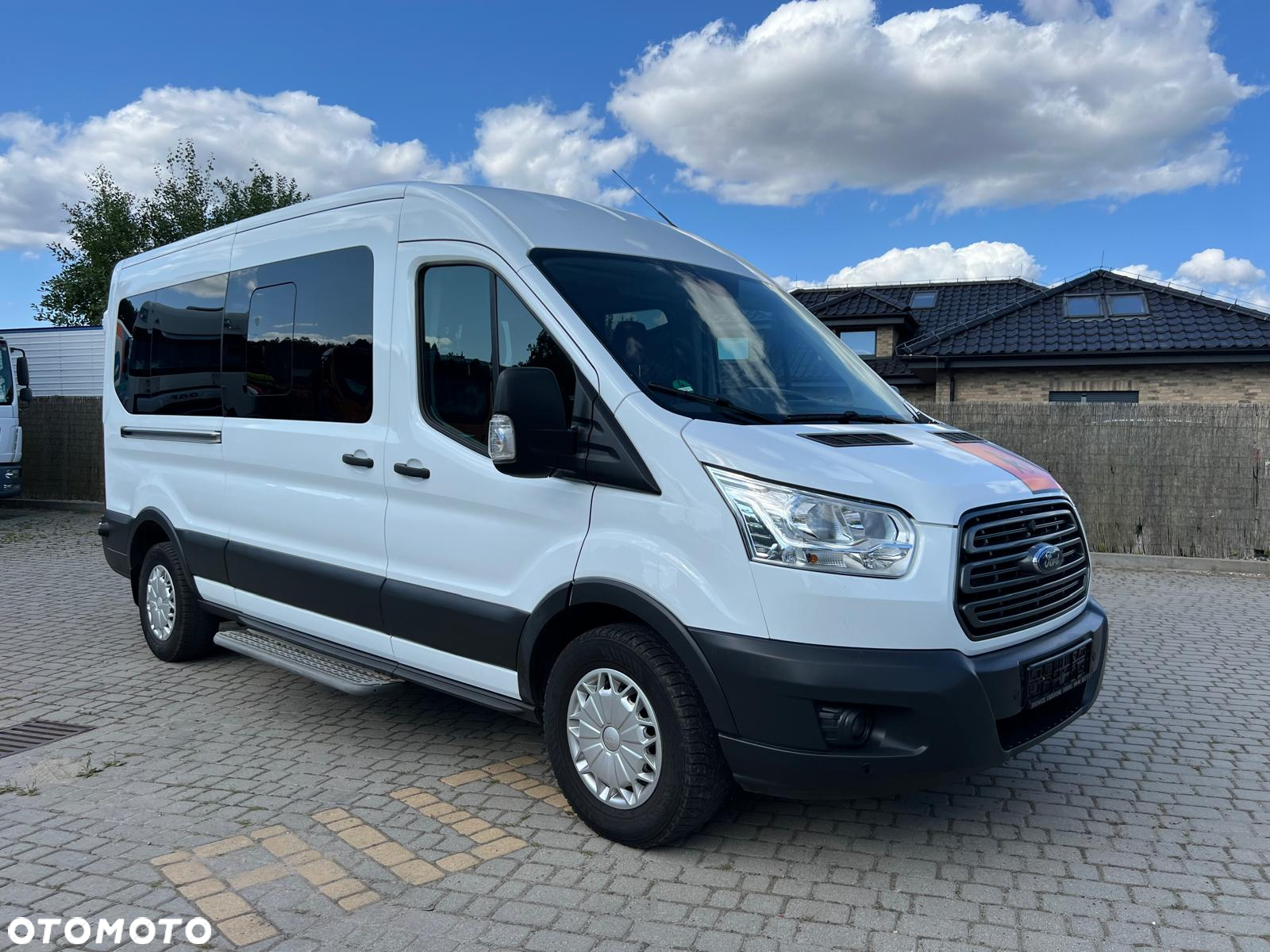 Ford Transit 9 osobowy dla niepełnosprawnych WINDA AMF - 26
