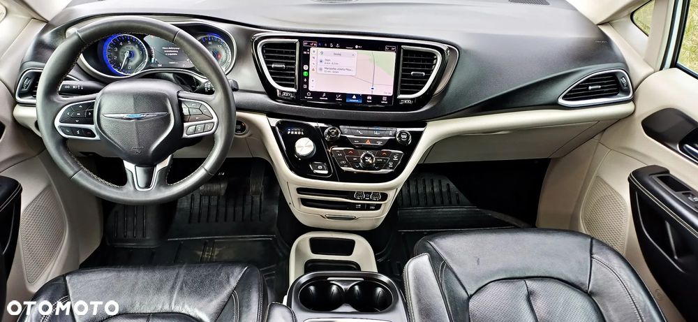 Chrysler Pacifica - 16