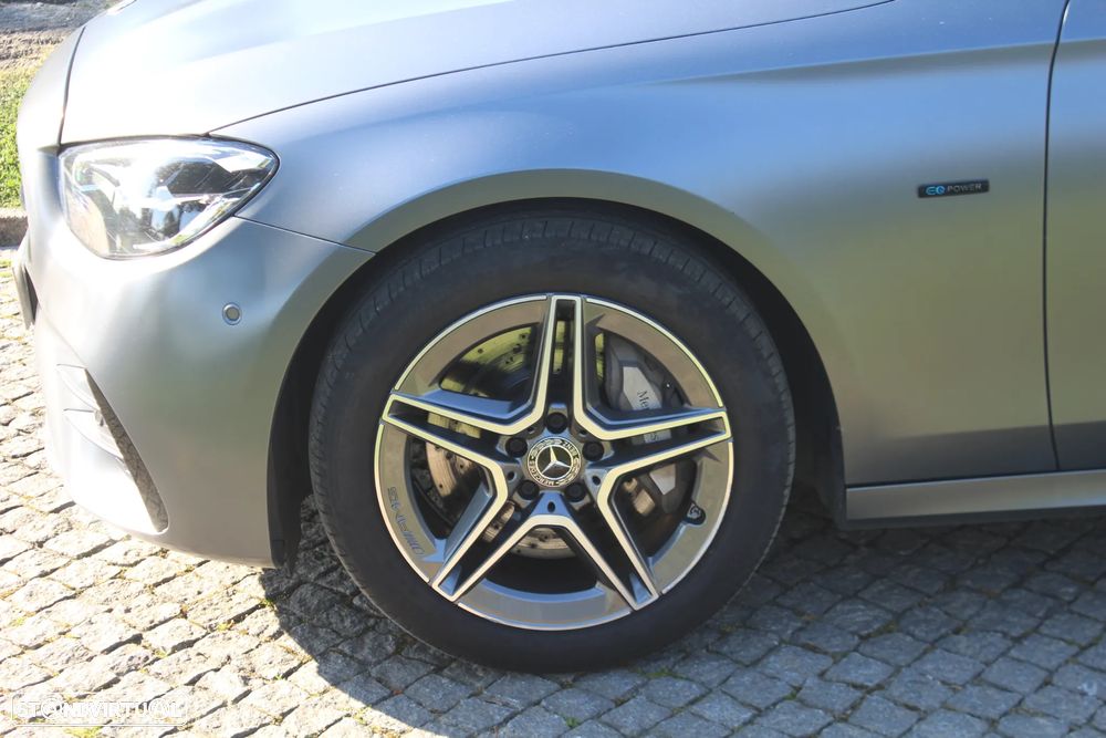 Mercedes-Benz E 300 de AMG Line - 12