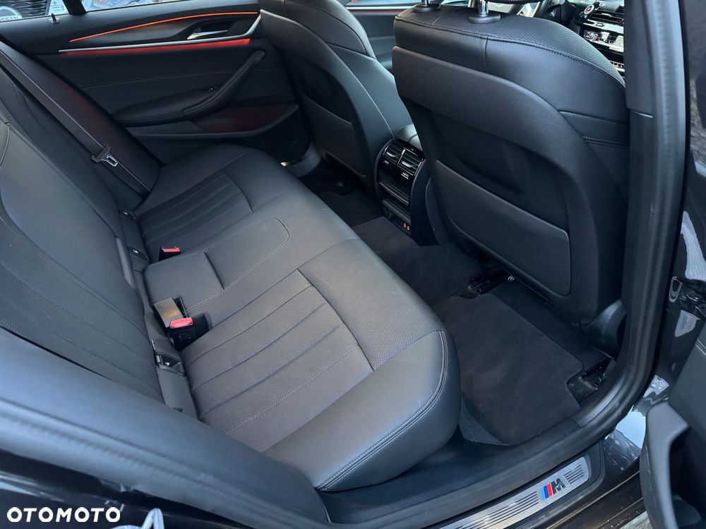 BMW Seria 5 530e xDrive M Sport Edition - 16
