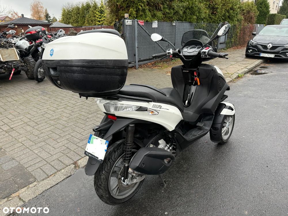 Piaggio MP-3 - 7