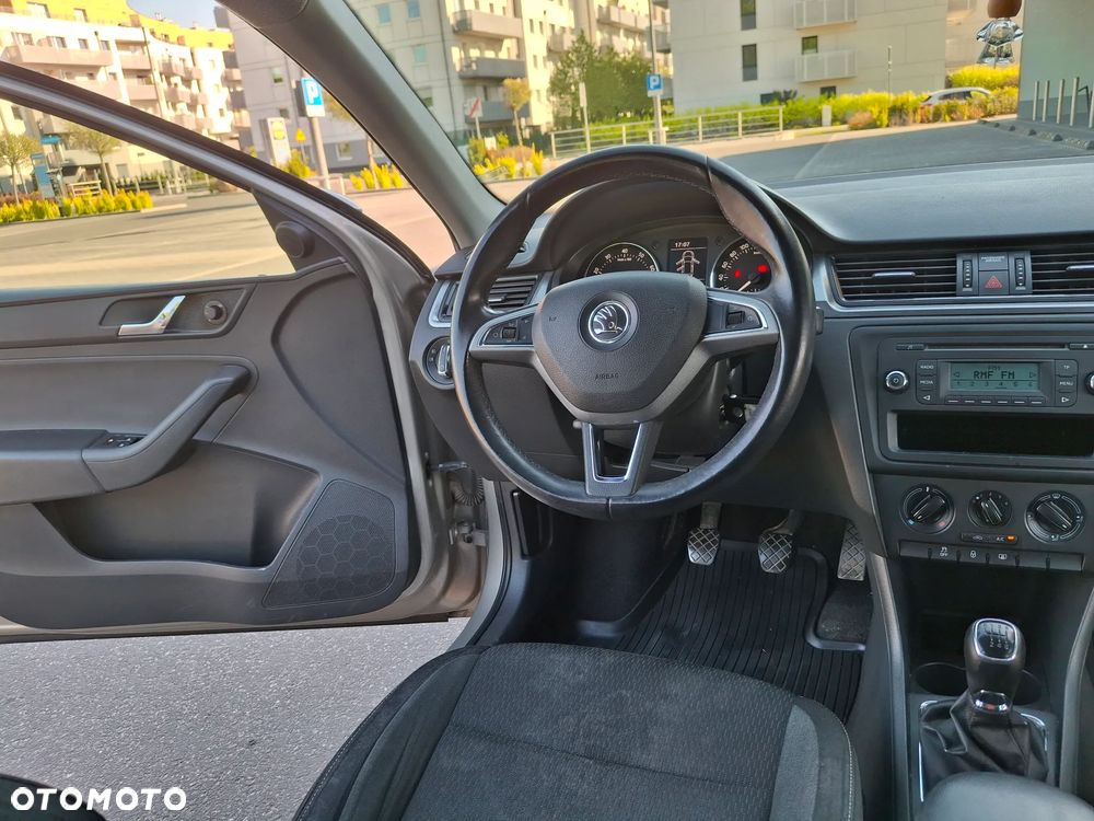 Skoda RAPID 1.2 TSI Ambition - 14