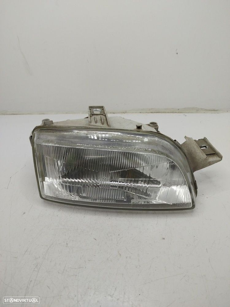 Farol/ Otica Dianteiro Dto Fiat Punto (176_) - 2