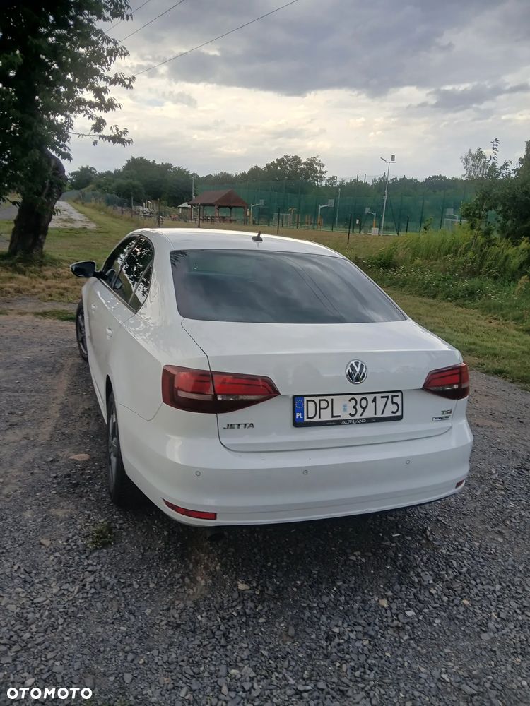 Volkswagen Jetta 1.2 TSI Comfortline - 4