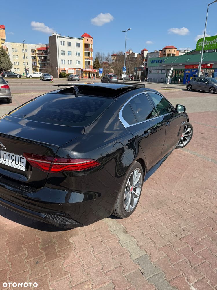 Jaguar XE 2.0 D180 R-Dynamic S - 12