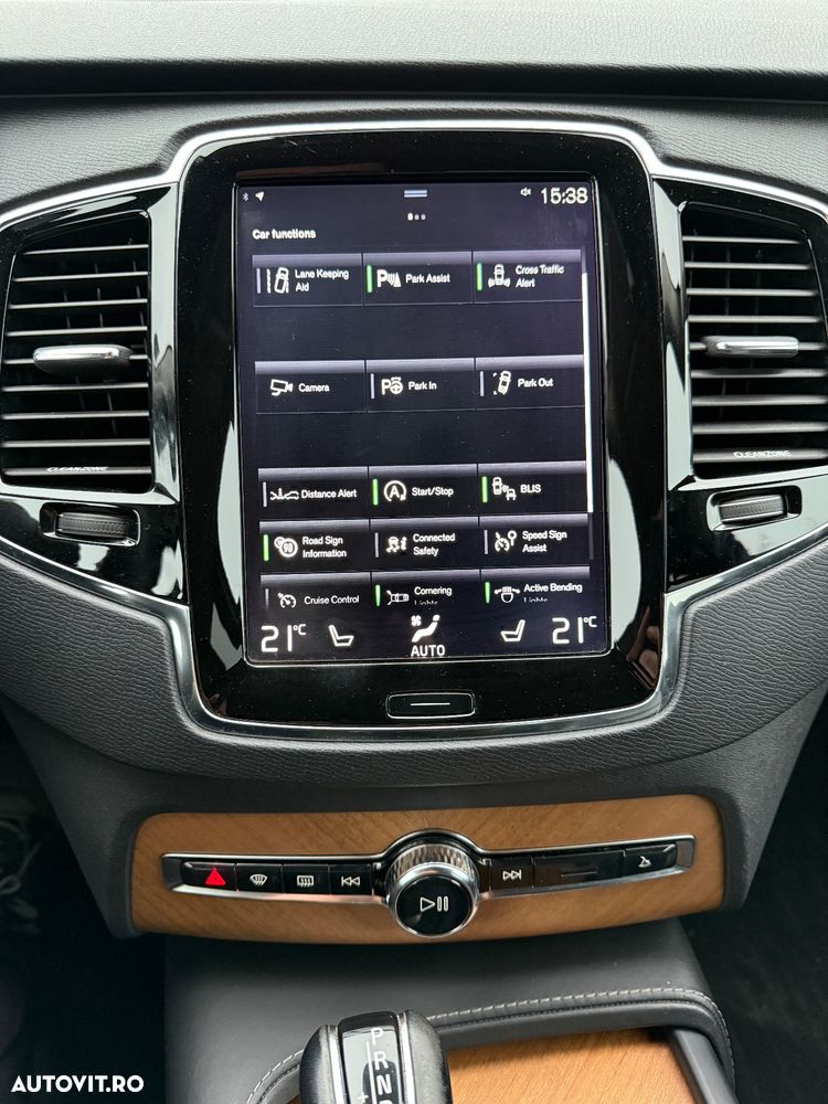 Volvo XC 90 D5 AWD Geartronic Momentum - 12