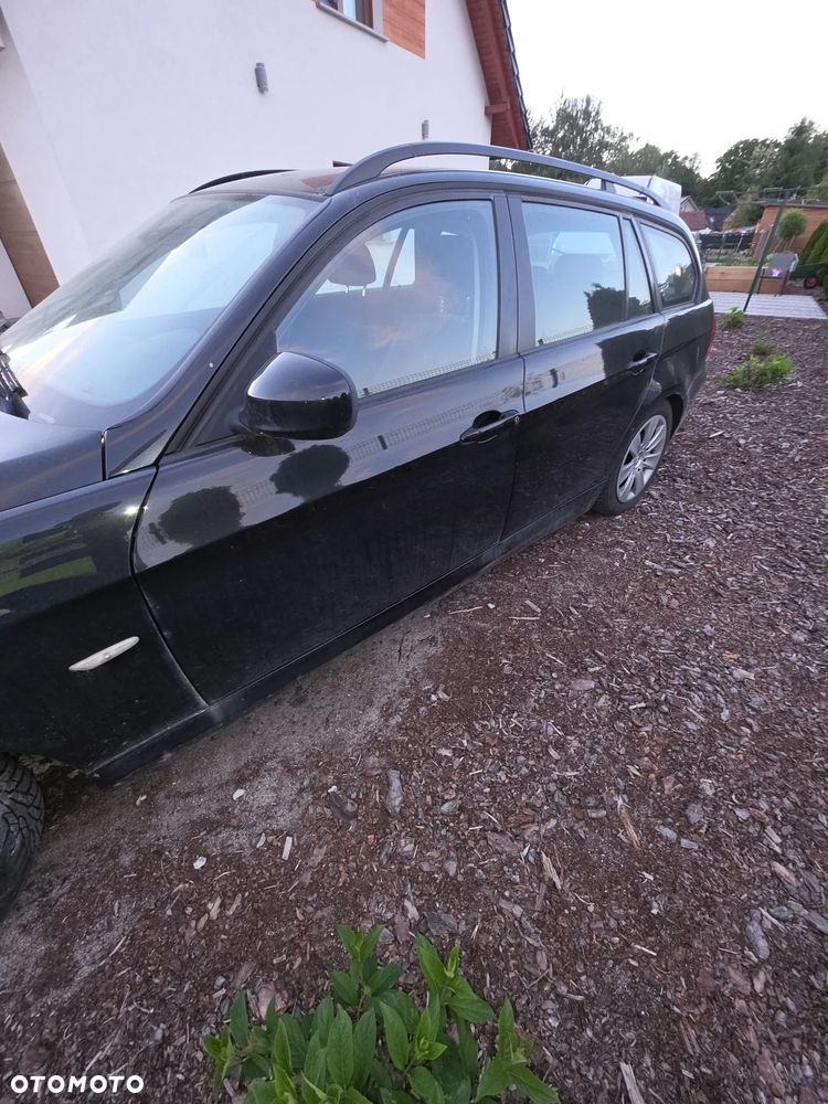 Drzwi  lewy przód  BMW  E90 /E91 lift  w  kolorze  475 - 1