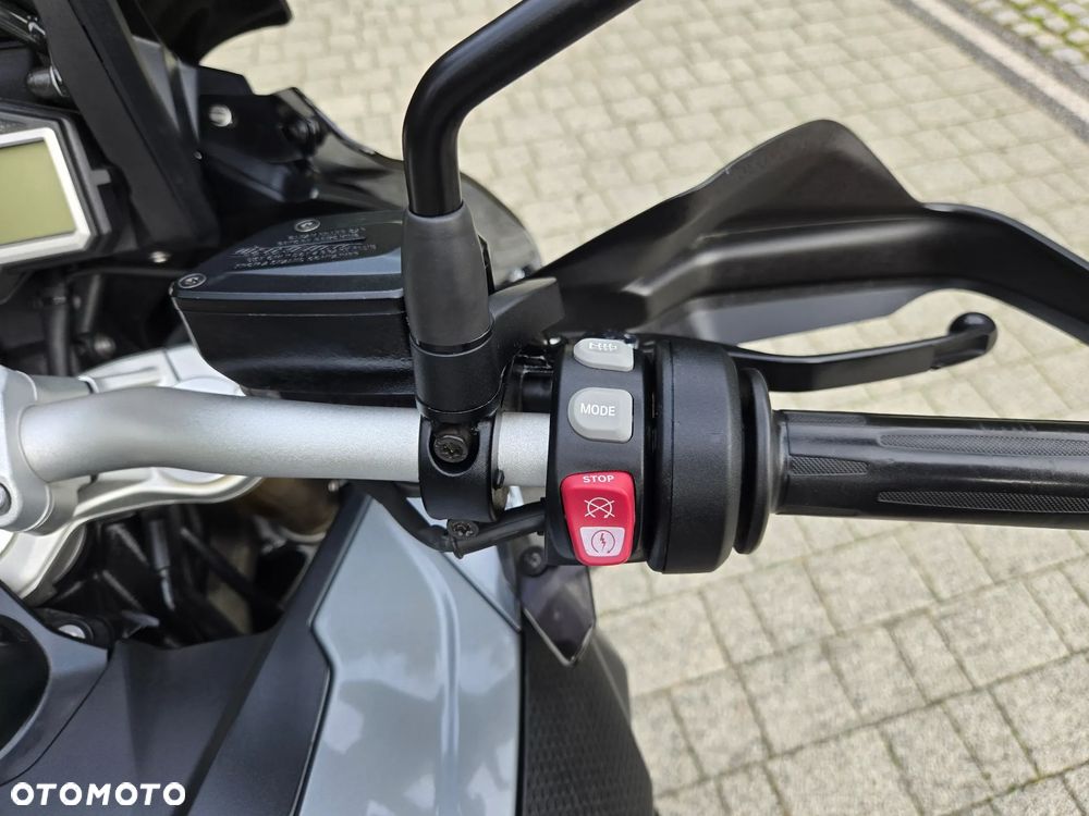 BMW XR - 28