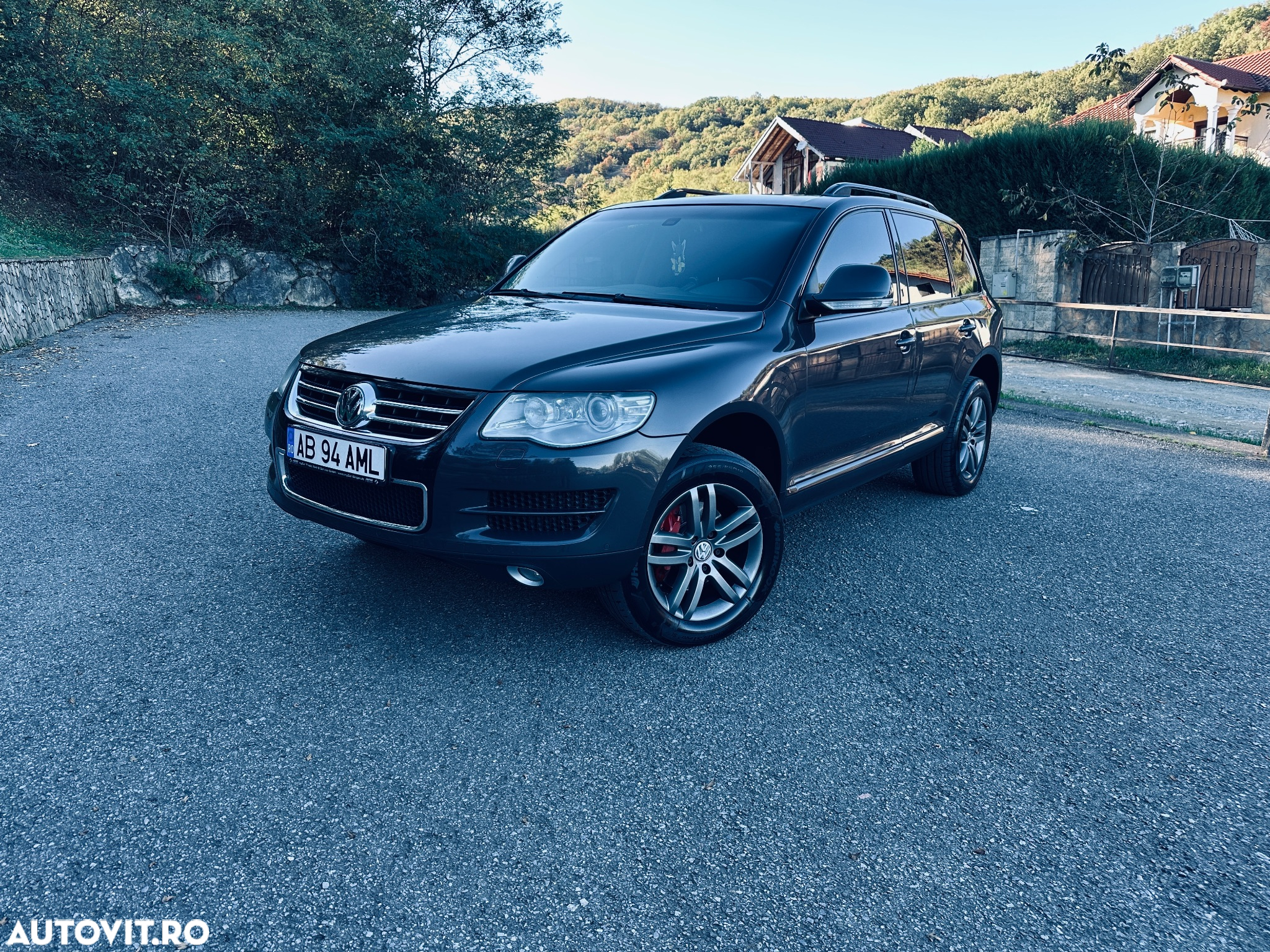 Volkswagen Touareg - 2