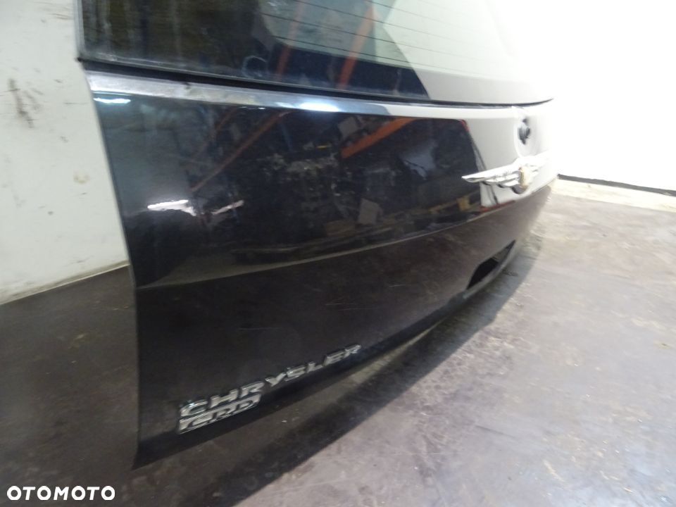 CHRYSLER 300C KOMBI 04-10 SZYBA KLAPY CIEMNA KLAPA BAGAŻNIKA TYŁ - 2