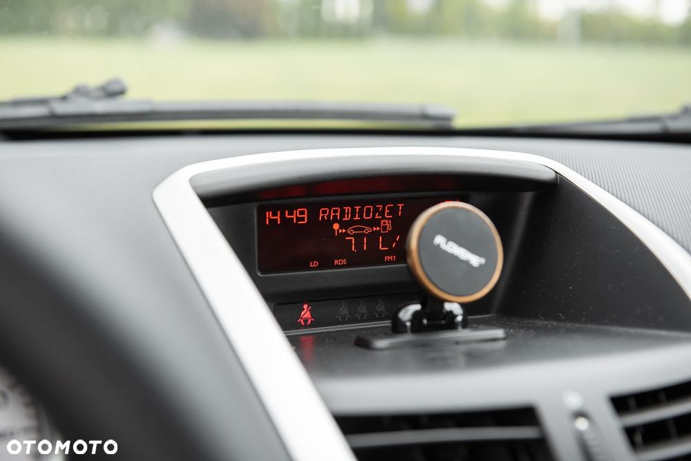 Peugeot 207 1.4 16V Trendy - 24