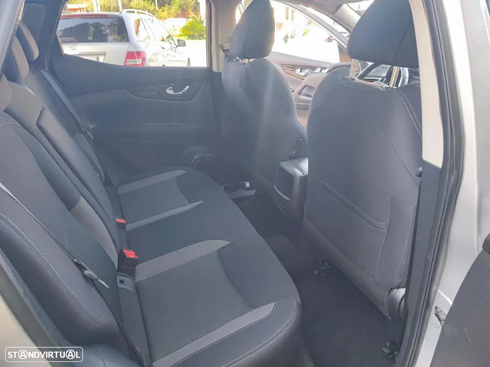 Nissan Qashqai 1.5 dCi N-Connecta J18+Led - 10