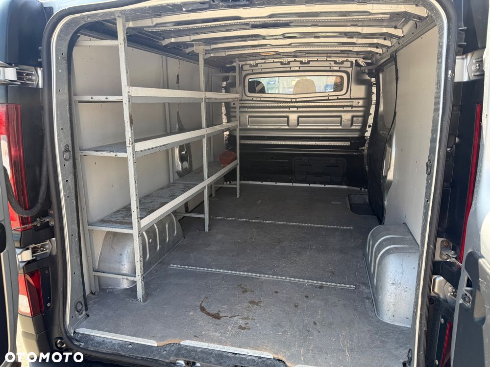 Opel Vivaro - 8