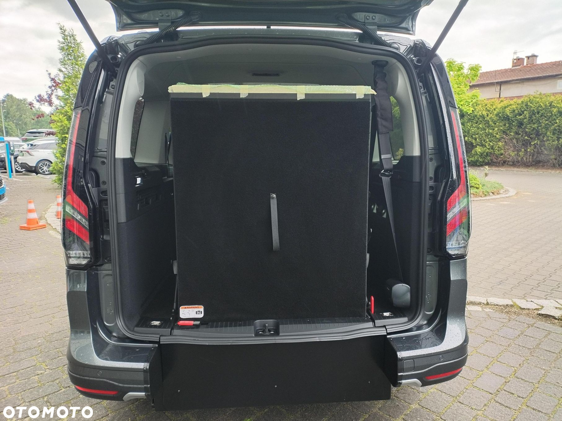 Ford Tourneo Connect 2.0 EcoBlue Active - 11