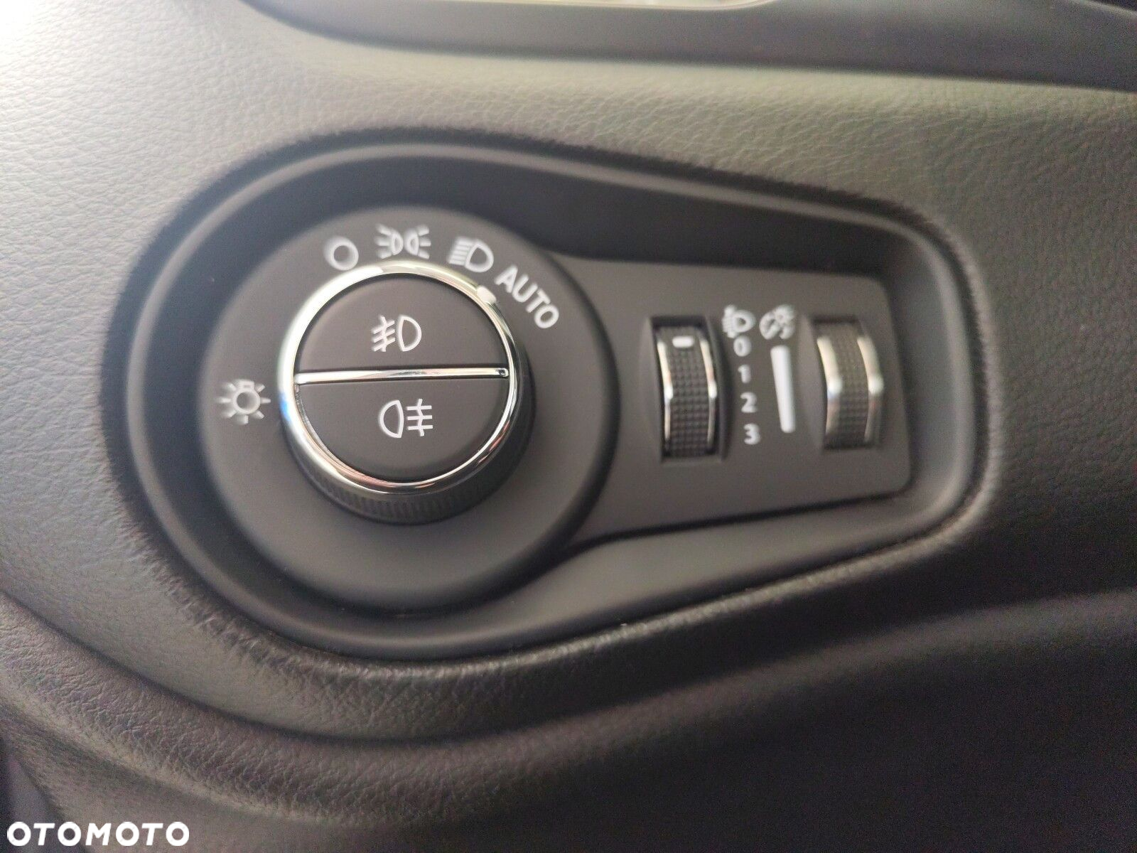 Jeep Renegade 1.5 T4 mHEV Upland FWD S&S DCT - 21