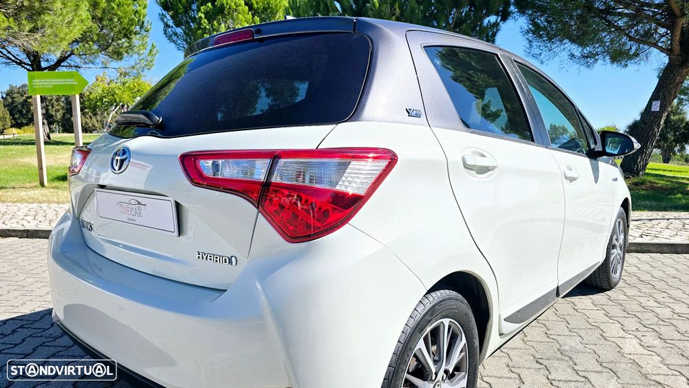 Toyota Yaris 1.5 HSD 20 Anos - 21