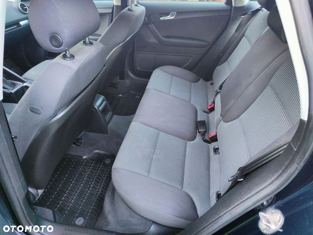 Audi A3 Sportback 1.6 FSI Ambiente - 10