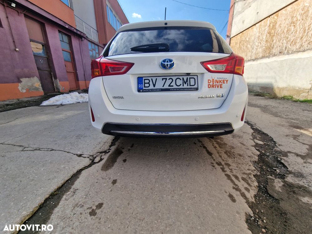 Toyota Auris 1.8 L VVT-i Sol + - 6