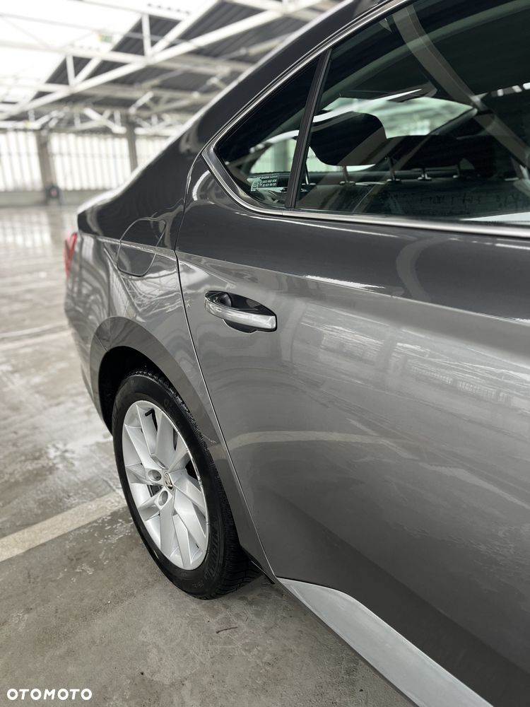 Skoda Superb 2.0 TDI SCR Ambition DSG - 17