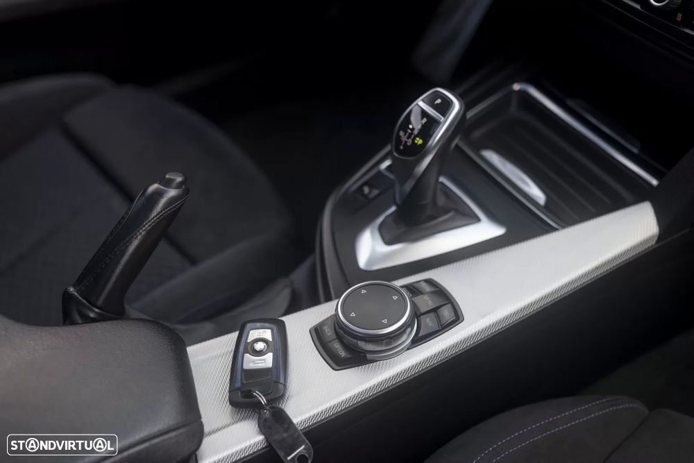 BMW 320 d Auto Pack M - 17